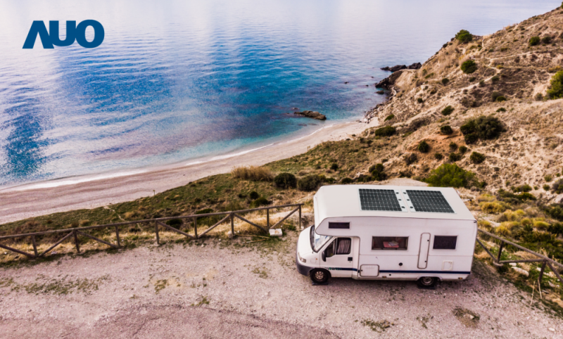 「可撓輕量化太陽光電板SunCurva」使用輕量特殊耐候型複合板取代傳統太陽能板的玻璃前板，不僅降低70%重量，每米平方僅3Kg；具有抗衝擊性能及通過電磁相容性測試，可應用於交通運輸工具，如露營車、遊艇等